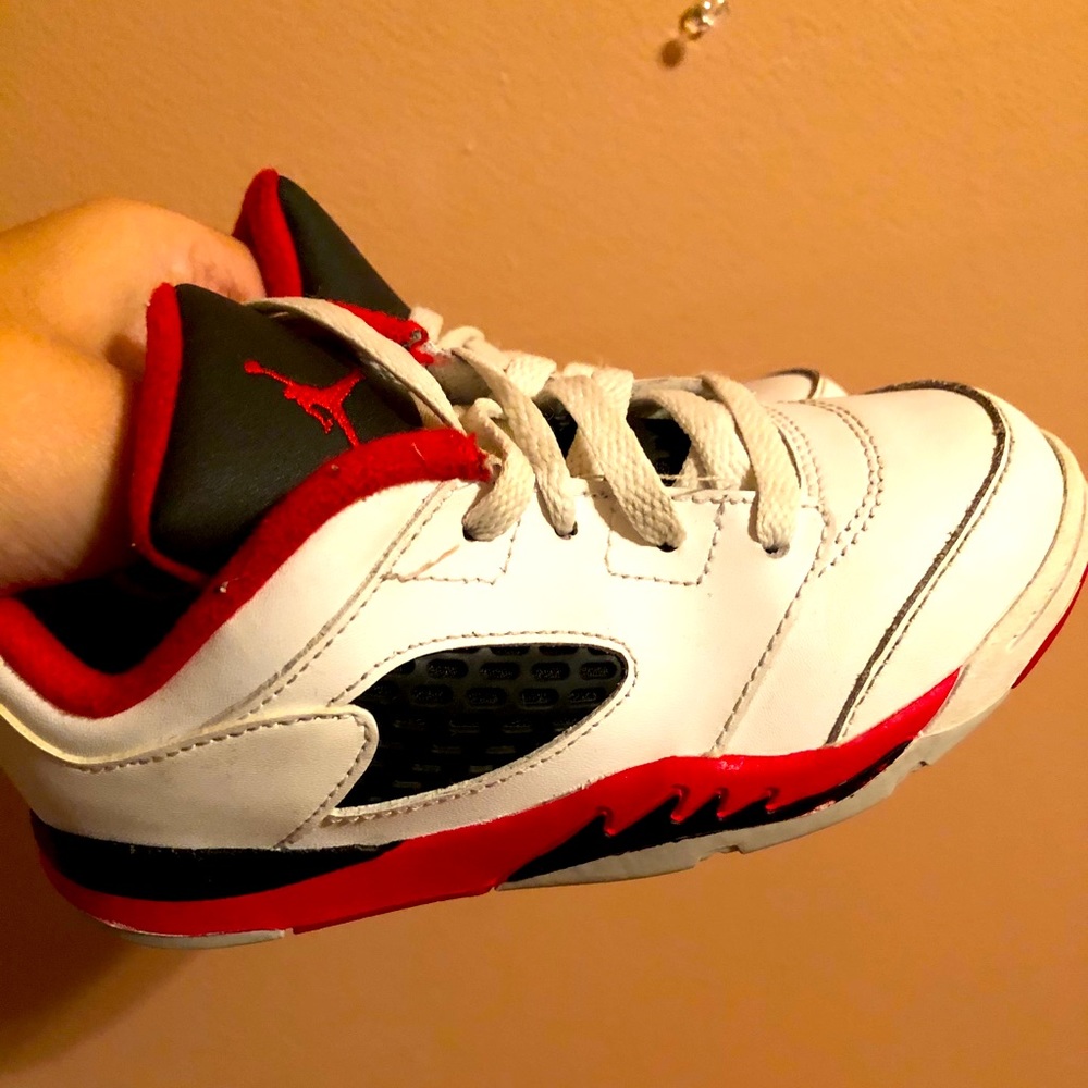 Jordan retro 5 boys size